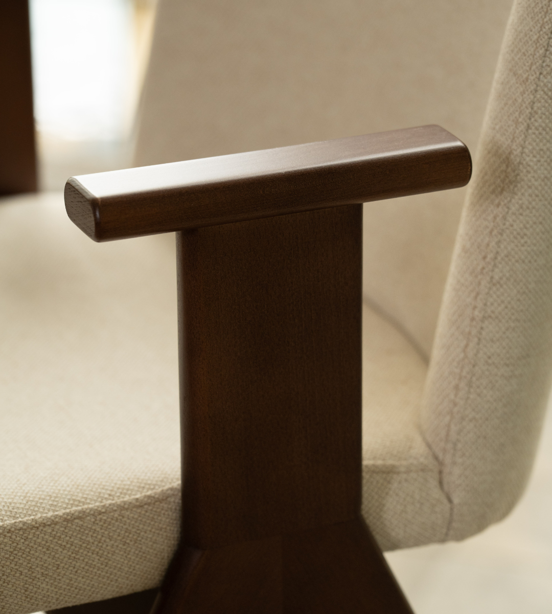 Chair Two - Met armleuning